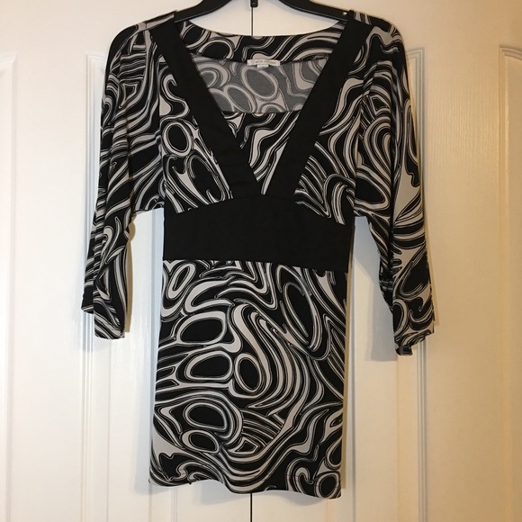 erin london Tops - 5/25 Erin London Black & White Top Size Med